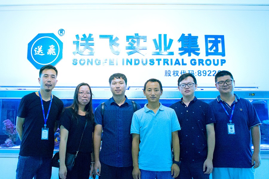 熱烈歡迎蛇口灣廈置業(yè)領(lǐng)導蒞臨我司考察！